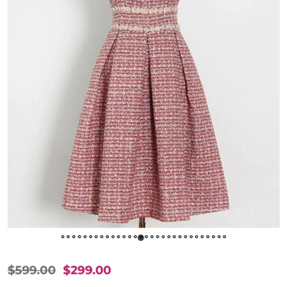 ⭐️SOLD⭐️Gorgeous tweed and pearl Jacket and Dress set - Picture 13 of 16